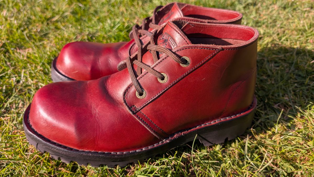 Photo by Yakkboot73 on March 31, 2025 of the Jim Green Custom Vellie Composite Toe Cap in Walnut Veg Tan.