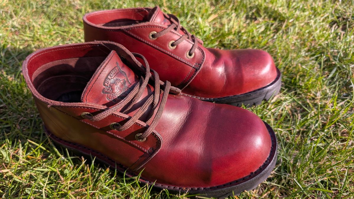 Photo by Yakkboot73 on March 31, 2025 of the Jim Green Custom Vellie Composite Toe Cap in Walnut Veg Tan.