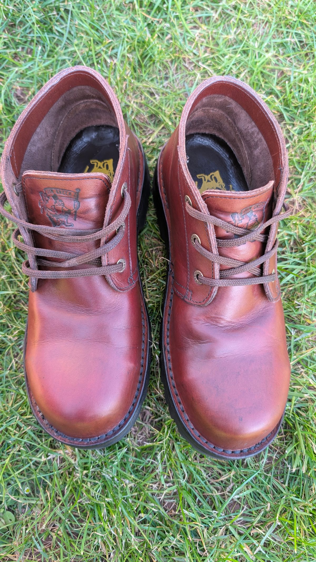 Photo by Yakkboot73 on March 31, 2025 of the Jim Green Custom Vellie Composite Toe Cap in Walnut Veg Tan.