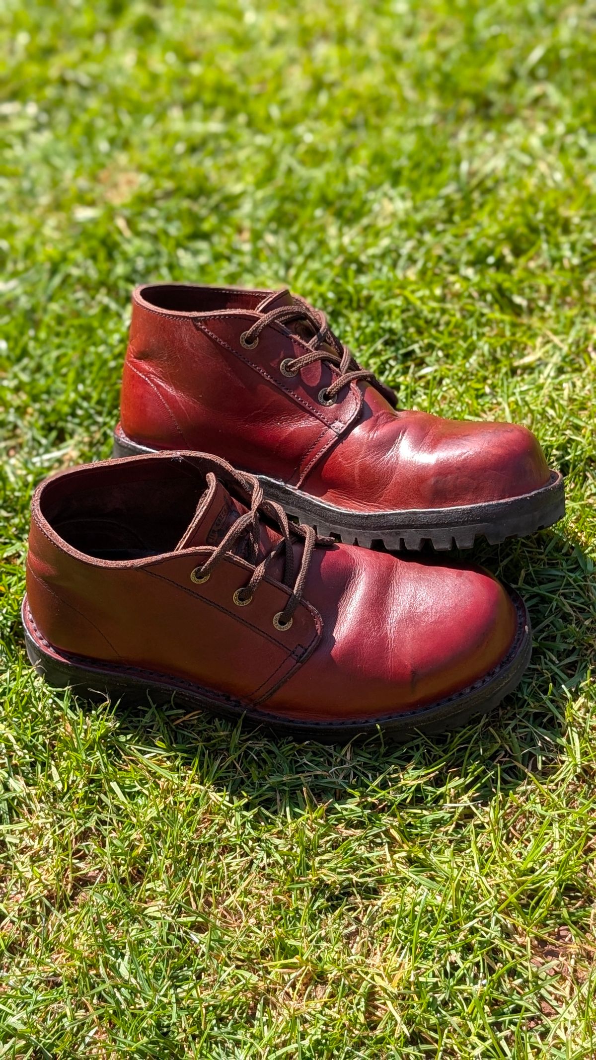 Photo by Yakkboot73 on April 11, 2025 of the Jim Green Custom Vellie Composite Toe Cap in Walnut Veg Tan.