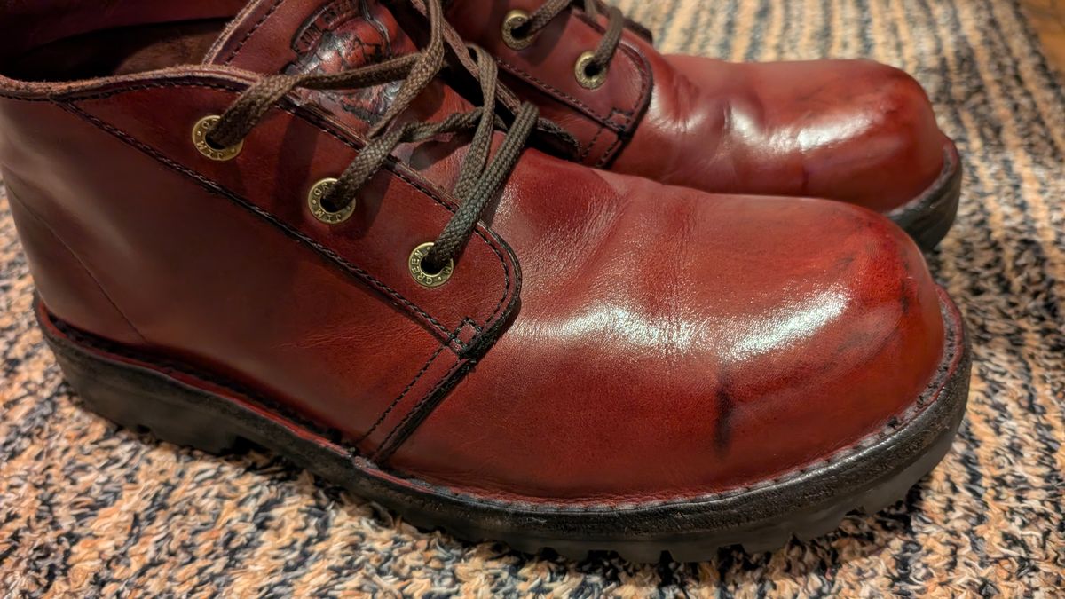 Photo by Yakkboot73 on May 12, 2025 of the Jim Green Custom Vellie Composite Toe Cap in Walnut Veg Tan.