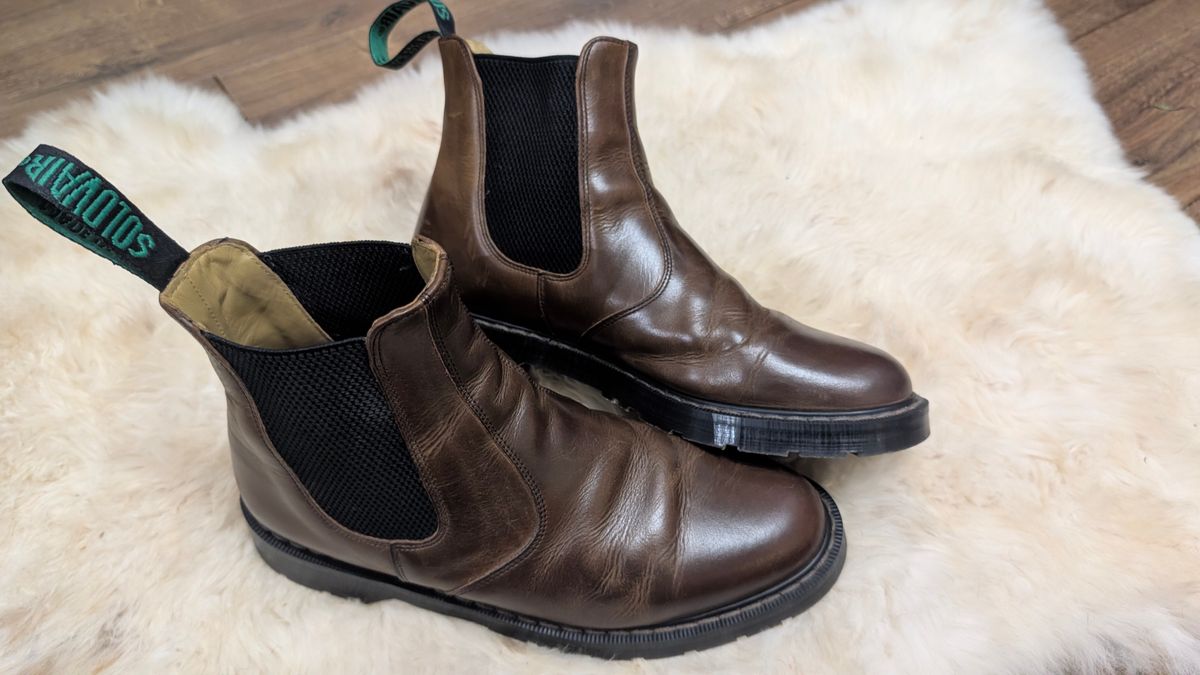 Photo by Yakkboot73 on November 9, 2025 of the Solovair Dealer Boot in Gaucho Crazy Horse Greasy Pull Up.