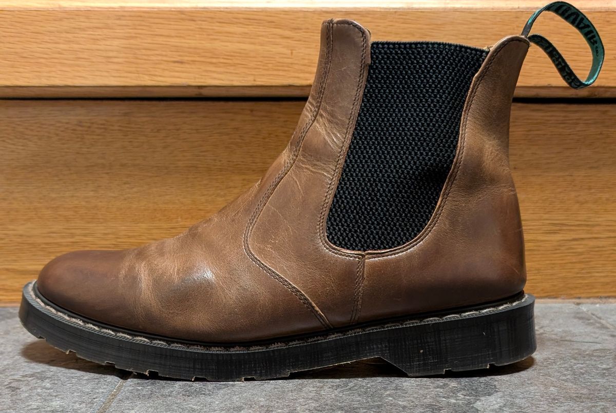 Photo by Yakkboot73 on December 3, 2025 of the Solovair Dealer Boot in Gaucho Crazy Horse Greasy Pull Up.