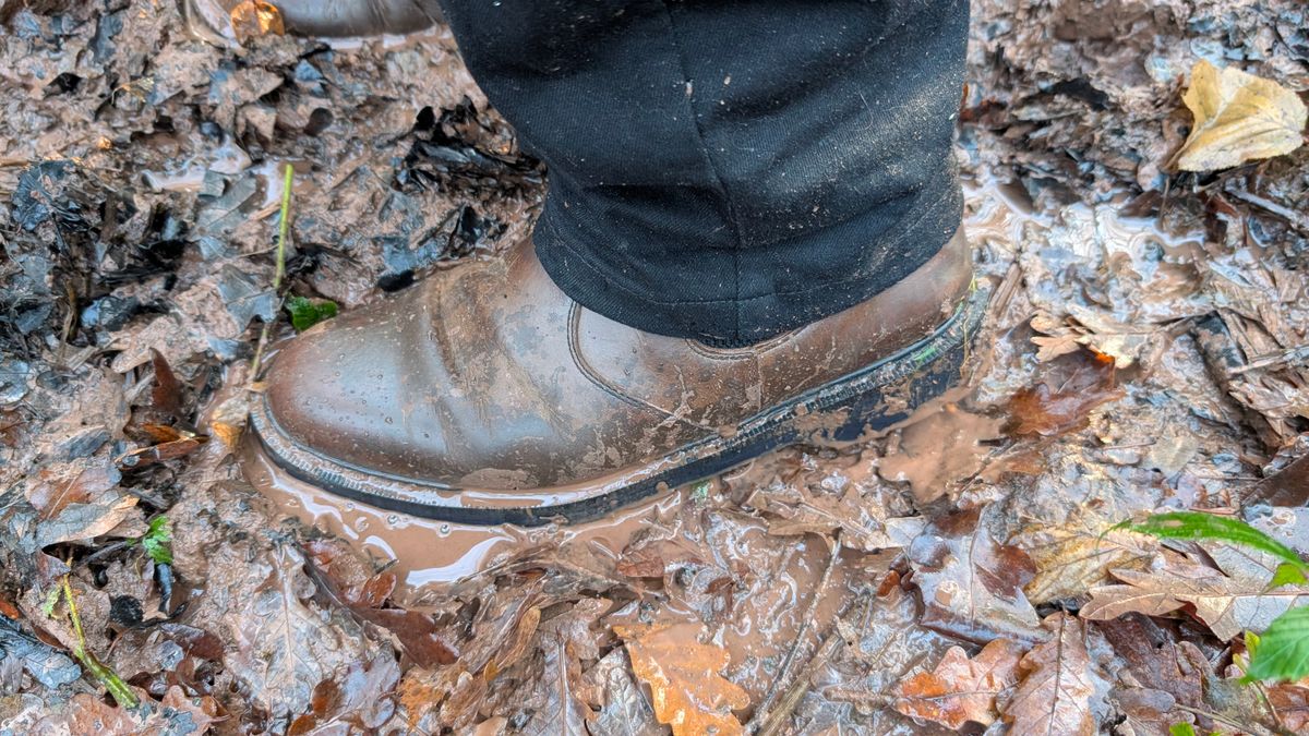 Photo by Yakkboot73 on December 20, 2025 of the Solovair Dealer Boot in Gaucho Crazy Horse Greasy Pull Up.