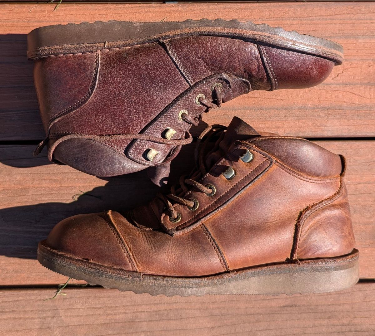 Photo by Yakkboot73 on May 3, 2025 of the Jim Green African Ranger in African Buffalo Skin.