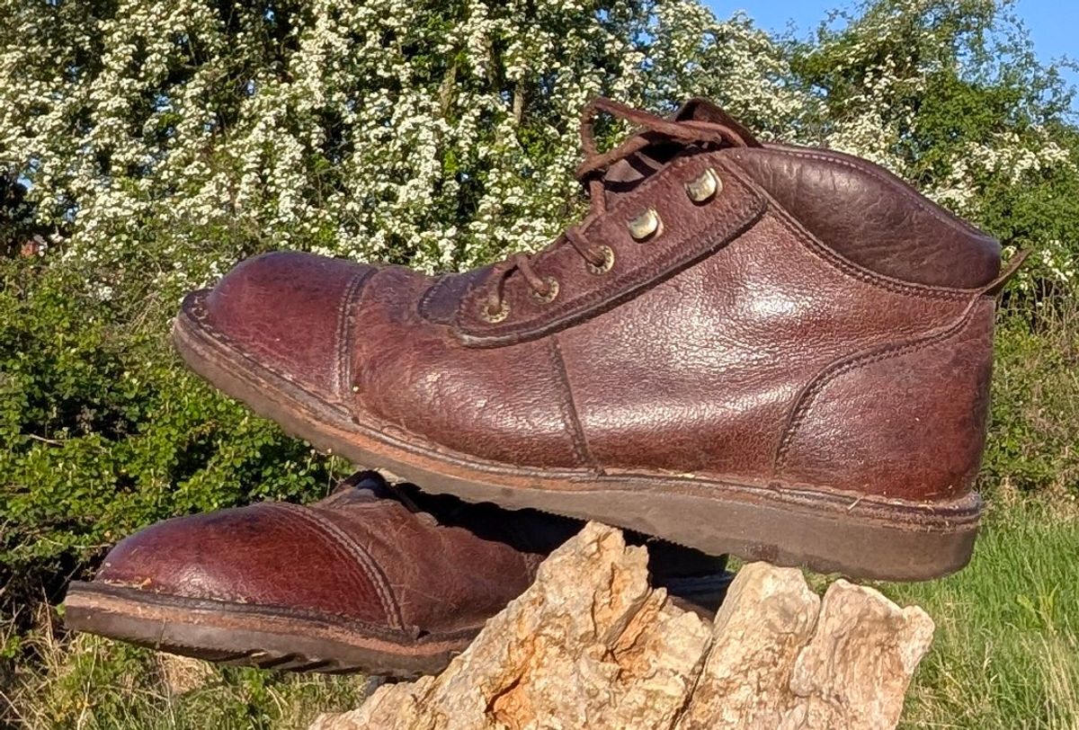 Photo by Yakkboot73 on May 5, 2025 of the Jim Green African Ranger in African Buffalo Skin.