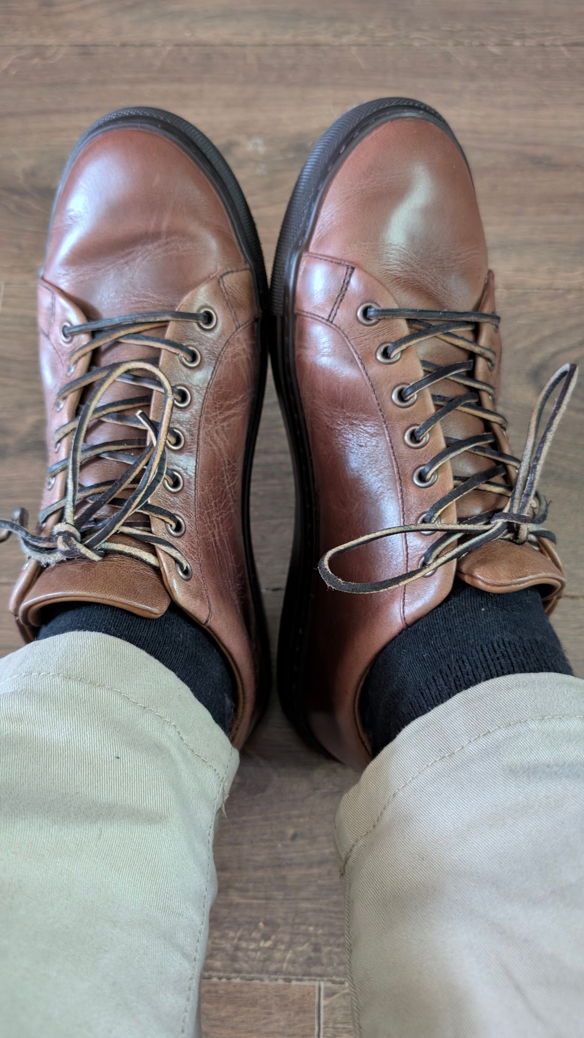Photo by Yakkboot73 on May 5, 2025 of the Thursday Premier Low Top in Horween Natural Chromexcel.