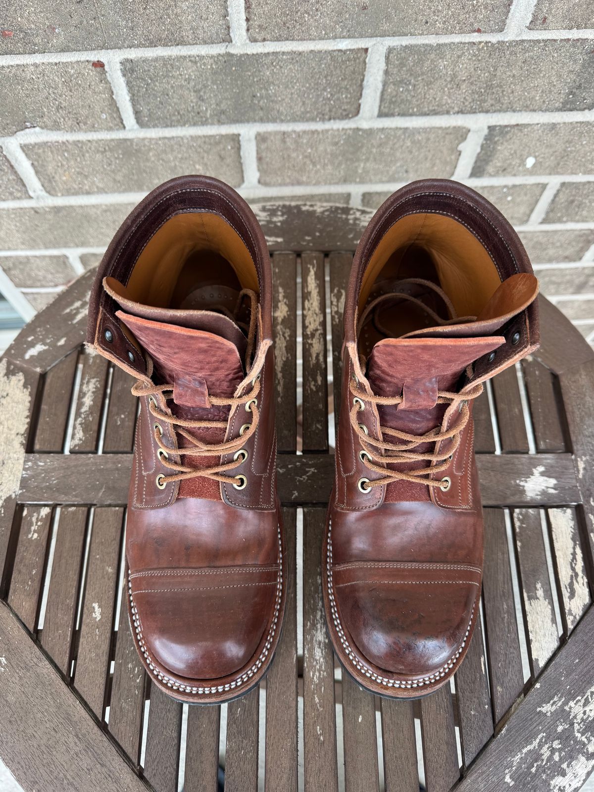 Photo by stevenh969 on February 3, 2026 of the Prof Barnets Bulky Cap Toe Boots in Maryam Brown Horsebutt.