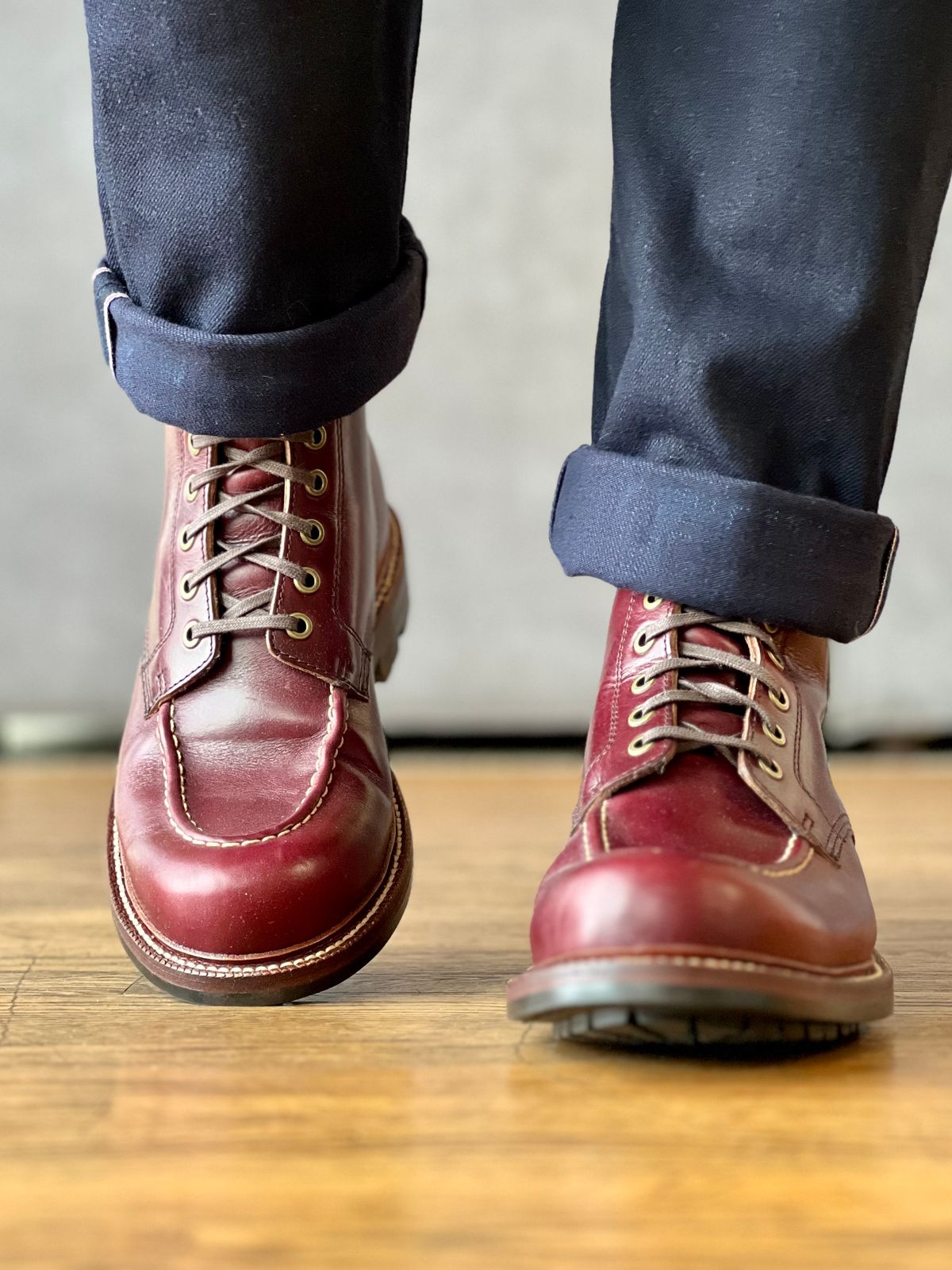 Photo by patinatimes on August 8, 2023 of the Grant Stone Brass Boot in Horween Color 8 Chromexcel.