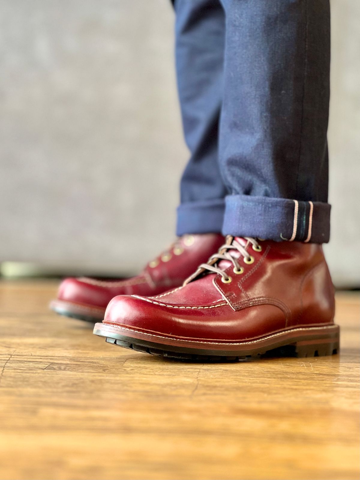 Photo by patinatimes on August 8, 2023 of the Grant Stone Brass Boot in Horween Color 8 Chromexcel.