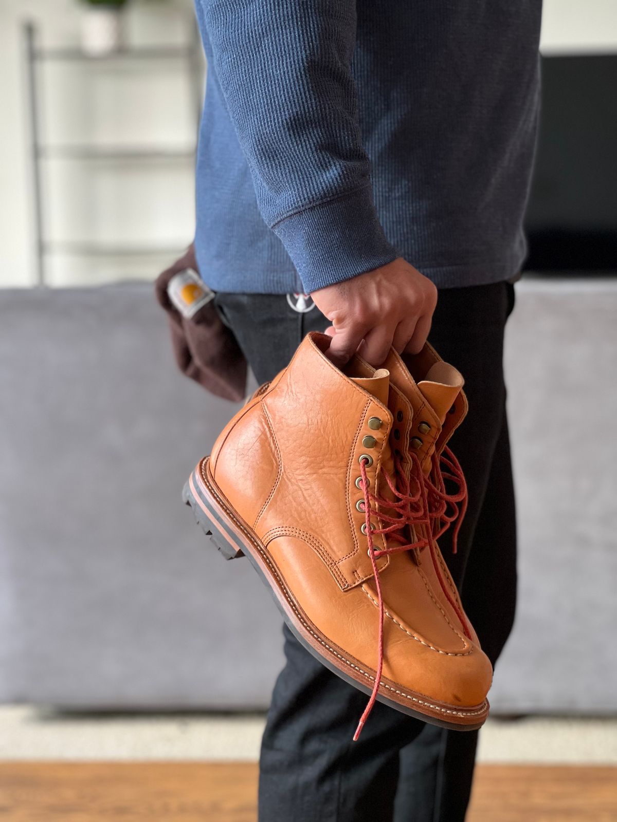 Photo by patinatimes on February 12, 2023 of the Grant Stone Brass Boot in Horween Tan Essex.