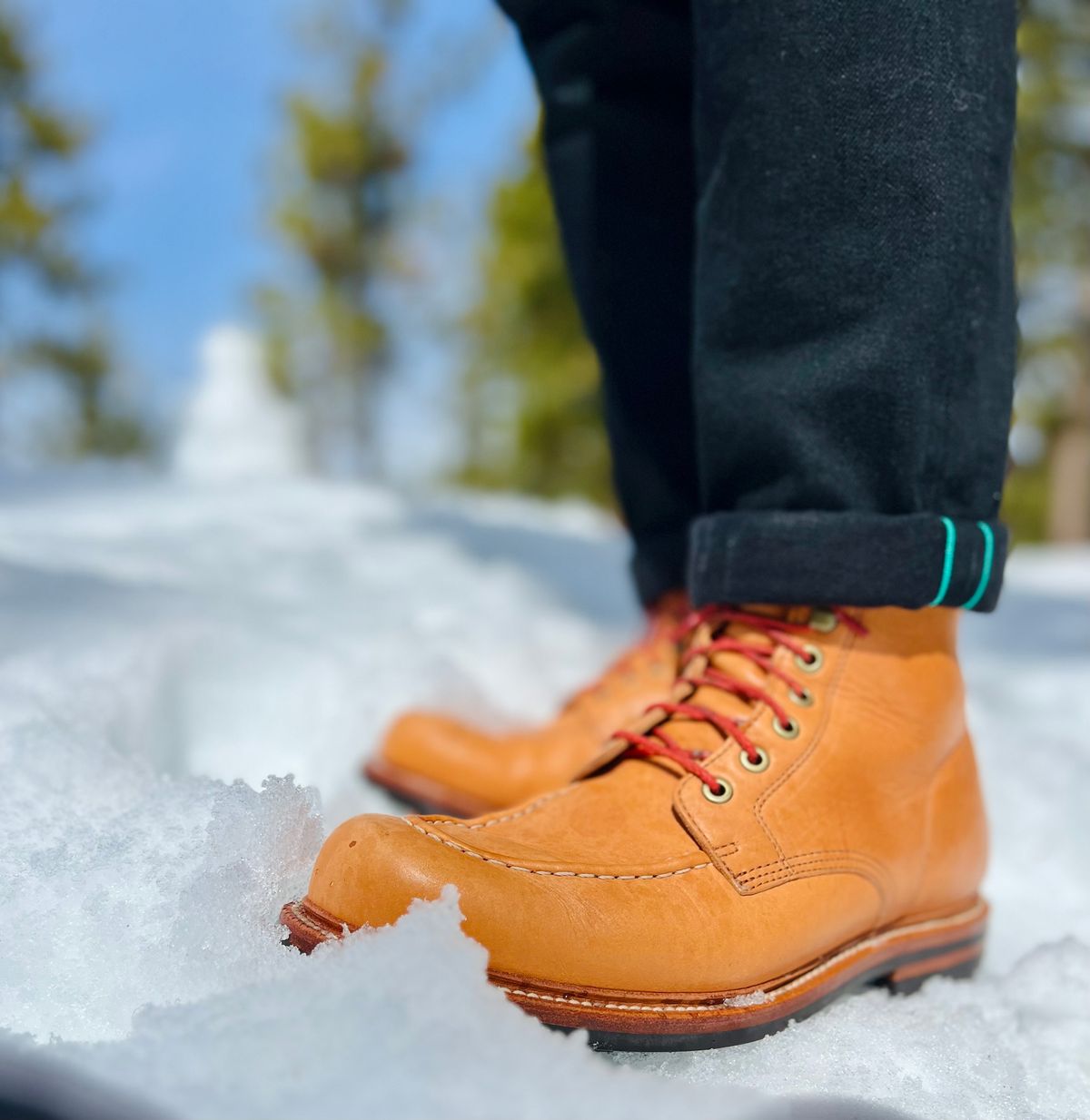 Photo by patinatimes on March 18, 2023 of the Grant Stone Brass Boot in Horween Tan Essex.