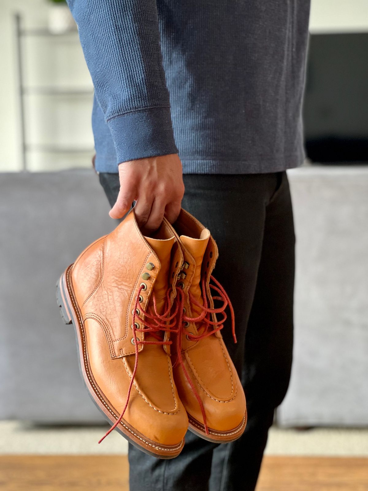 Photo by patinatimes on February 12, 2023 of the Grant Stone Brass Boot in Horween Tan Essex.