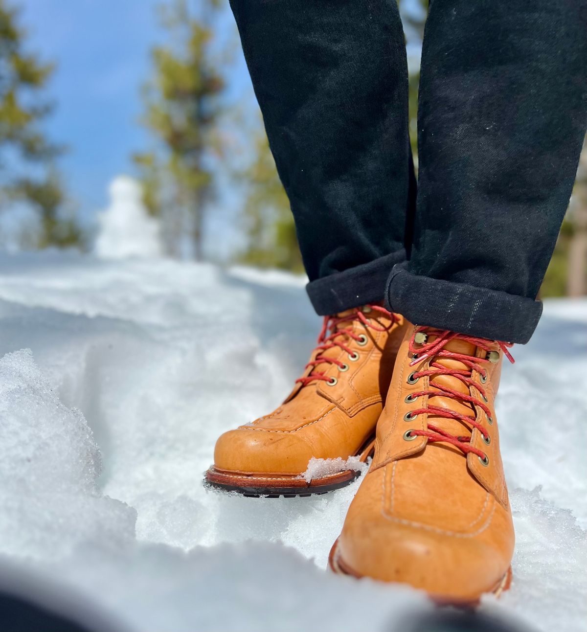 Photo by patinatimes on March 18, 2023 of the Grant Stone Brass Boot in Horween Tan Essex.