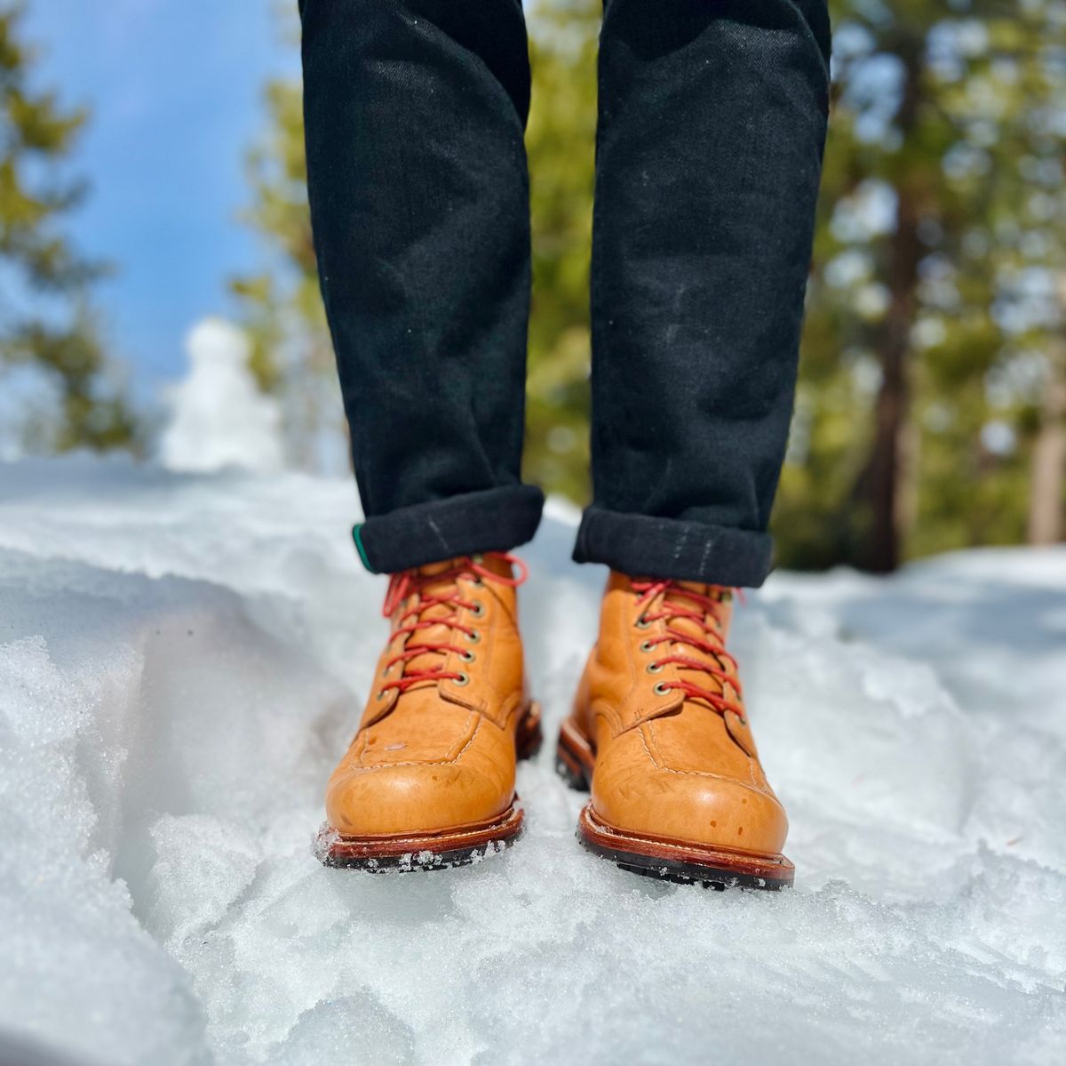 Photo by patinatimes on March 18, 2023 of the Grant Stone Brass Boot in Horween Tan Essex.