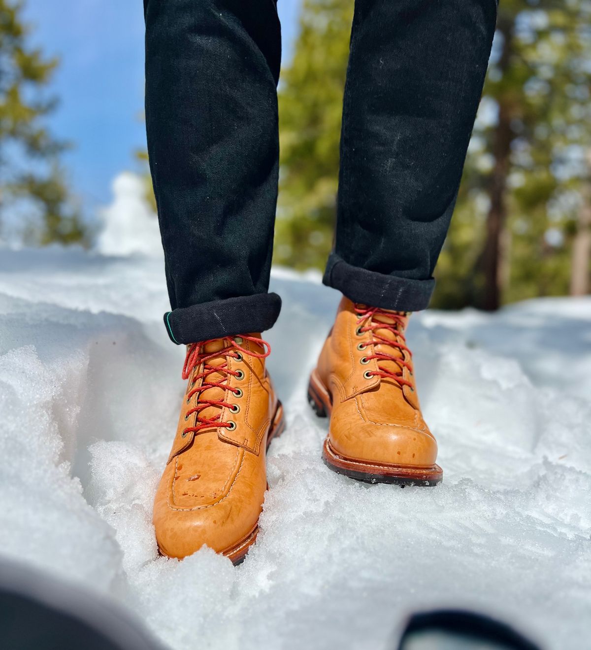 Photo by patinatimes on March 18, 2023 of the Grant Stone Brass Boot in Horween Tan Essex.