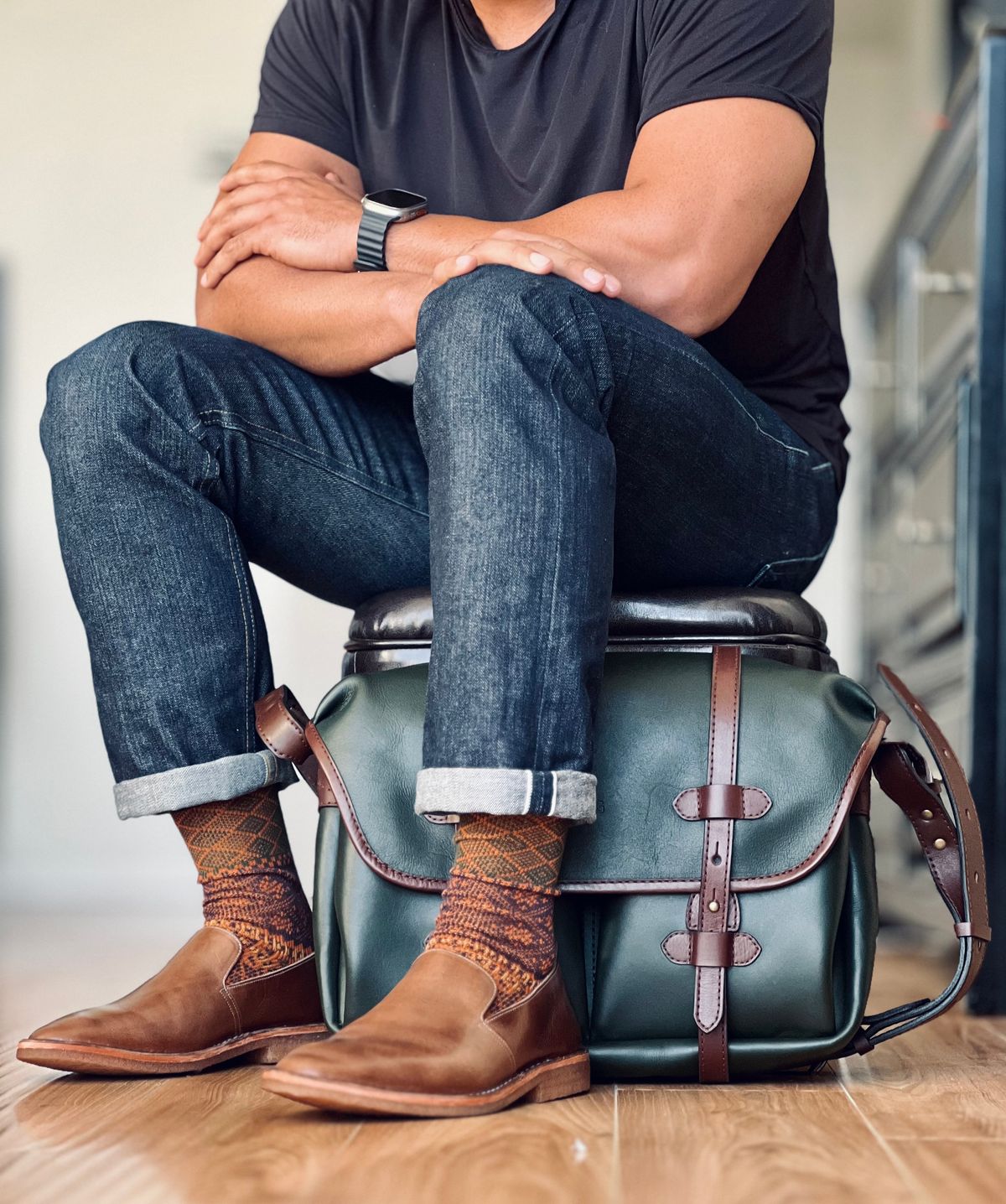 Photo by patinatimes on January 7, 2025 of the Blkbrd Shoemaker Travers in Horween Natural Chromexcel.