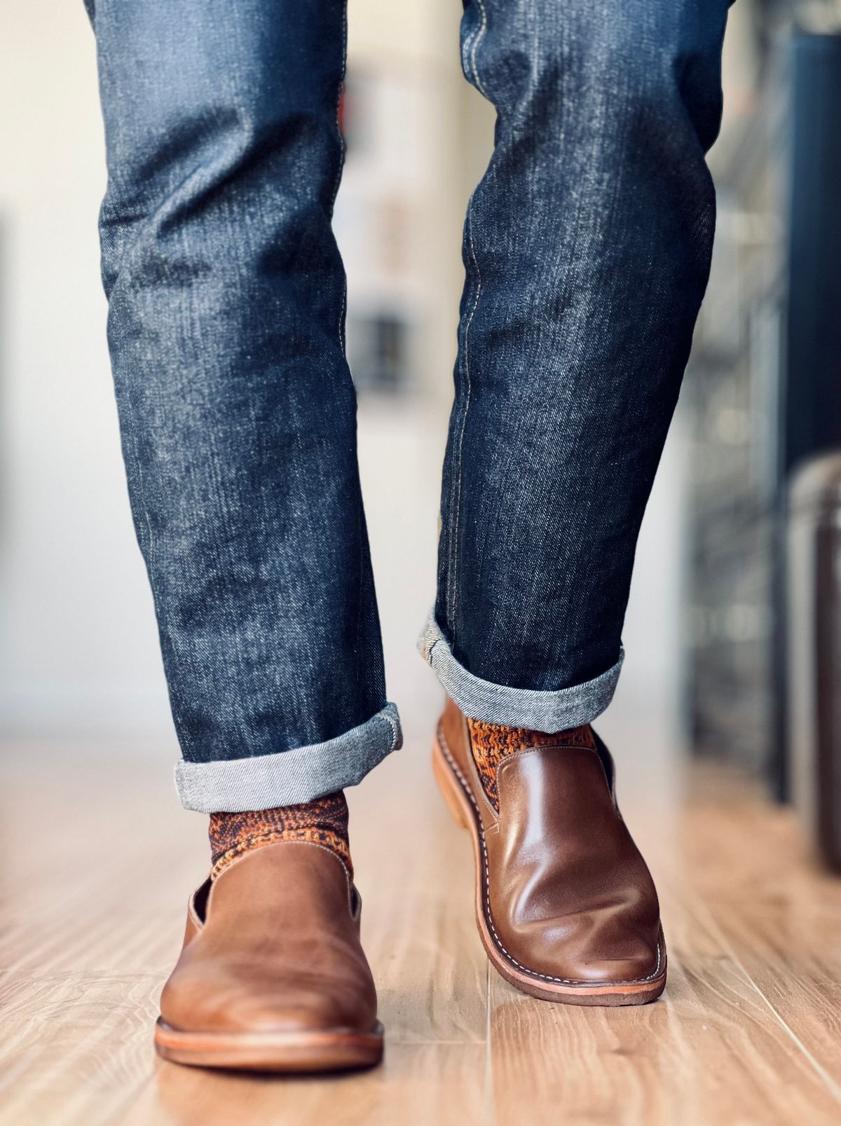 Photo by patinatimes on January 7, 2025 of the Blkbrd Shoemaker Travers in Horween Natural Chromexcel.
