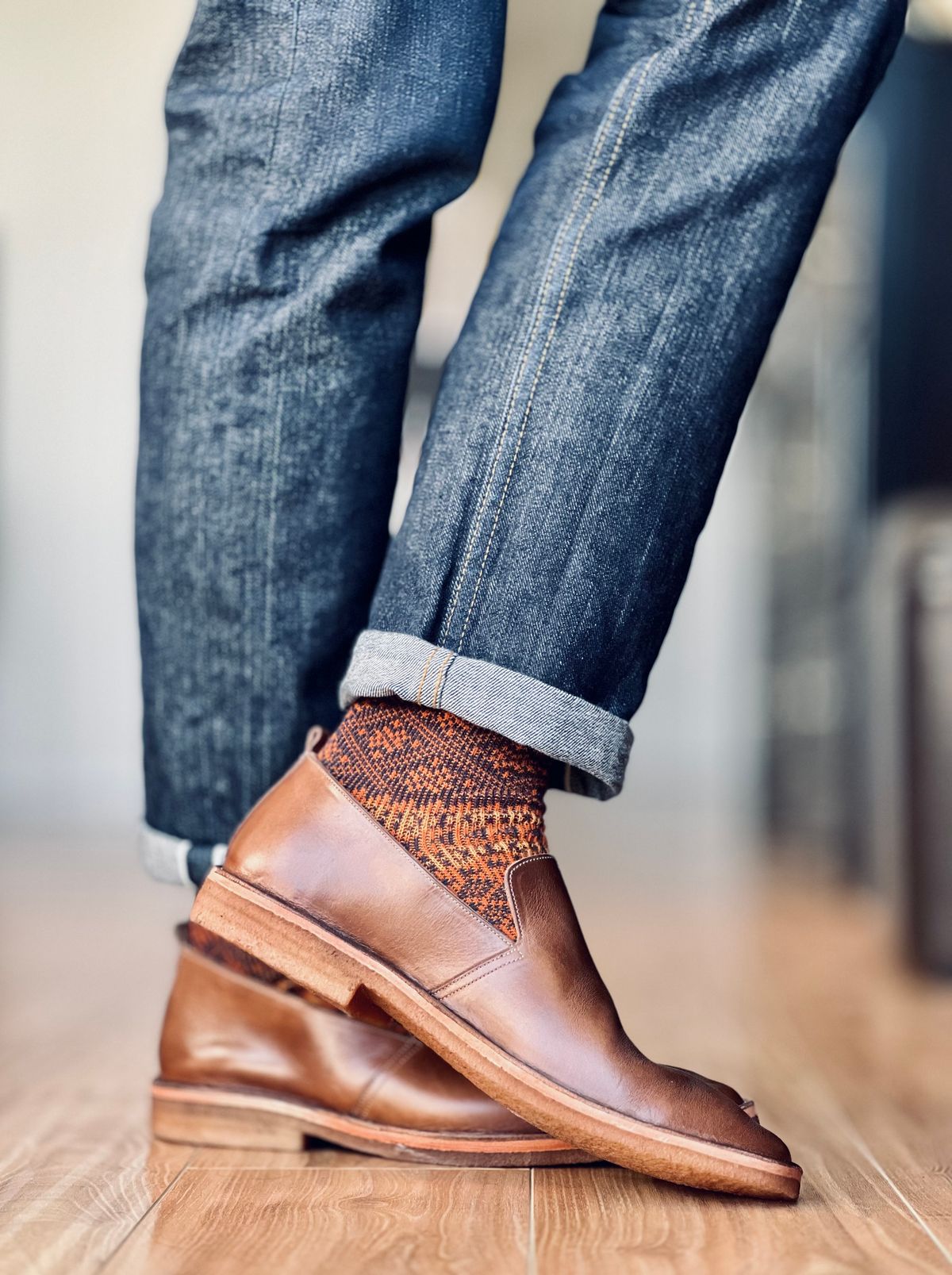 Photo by patinatimes on January 7, 2025 of the Blkbrd Shoemaker Travers in Horween Natural Chromexcel.
