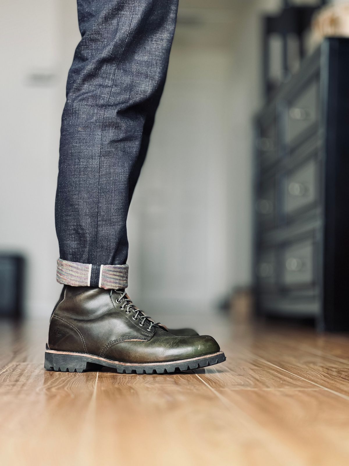 Photo by patinatimes on April 5, 2024 of the Thorogood Tomahawk in Horween Olive Chromexcel.