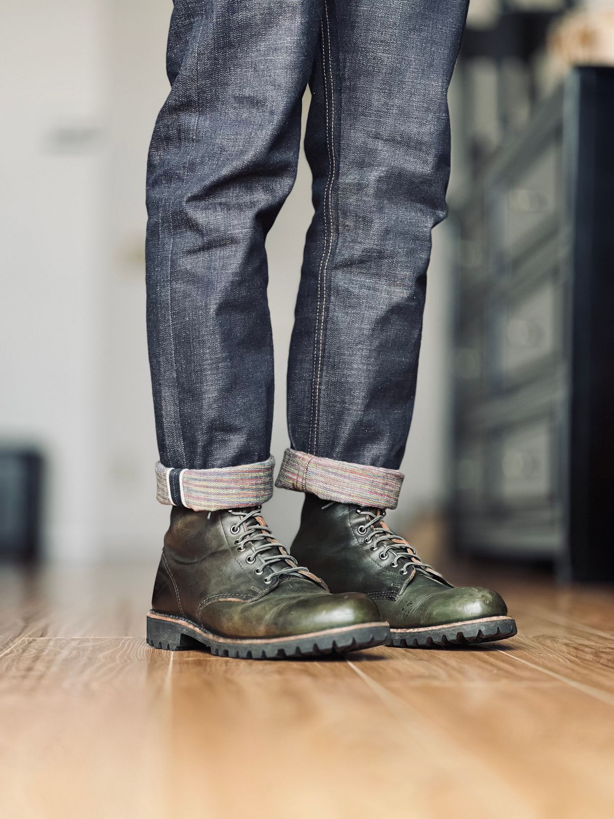 Photo by patinatimes on April 5, 2024 of the Thorogood Tomahawk in Horween Olive Chromexcel.