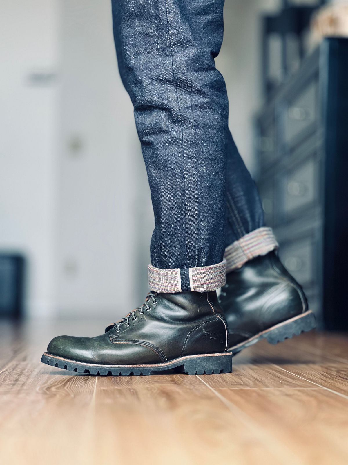 Photo by patinatimes on April 5, 2024 of the Thorogood Tomahawk in Horween Olive Chromexcel.