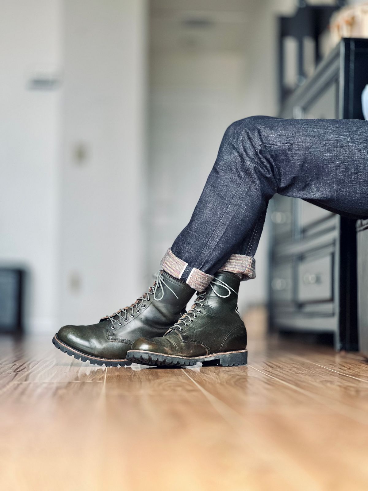 Photo by patinatimes on April 5, 2024 of the Thorogood Tomahawk in Horween Olive Chromexcel.