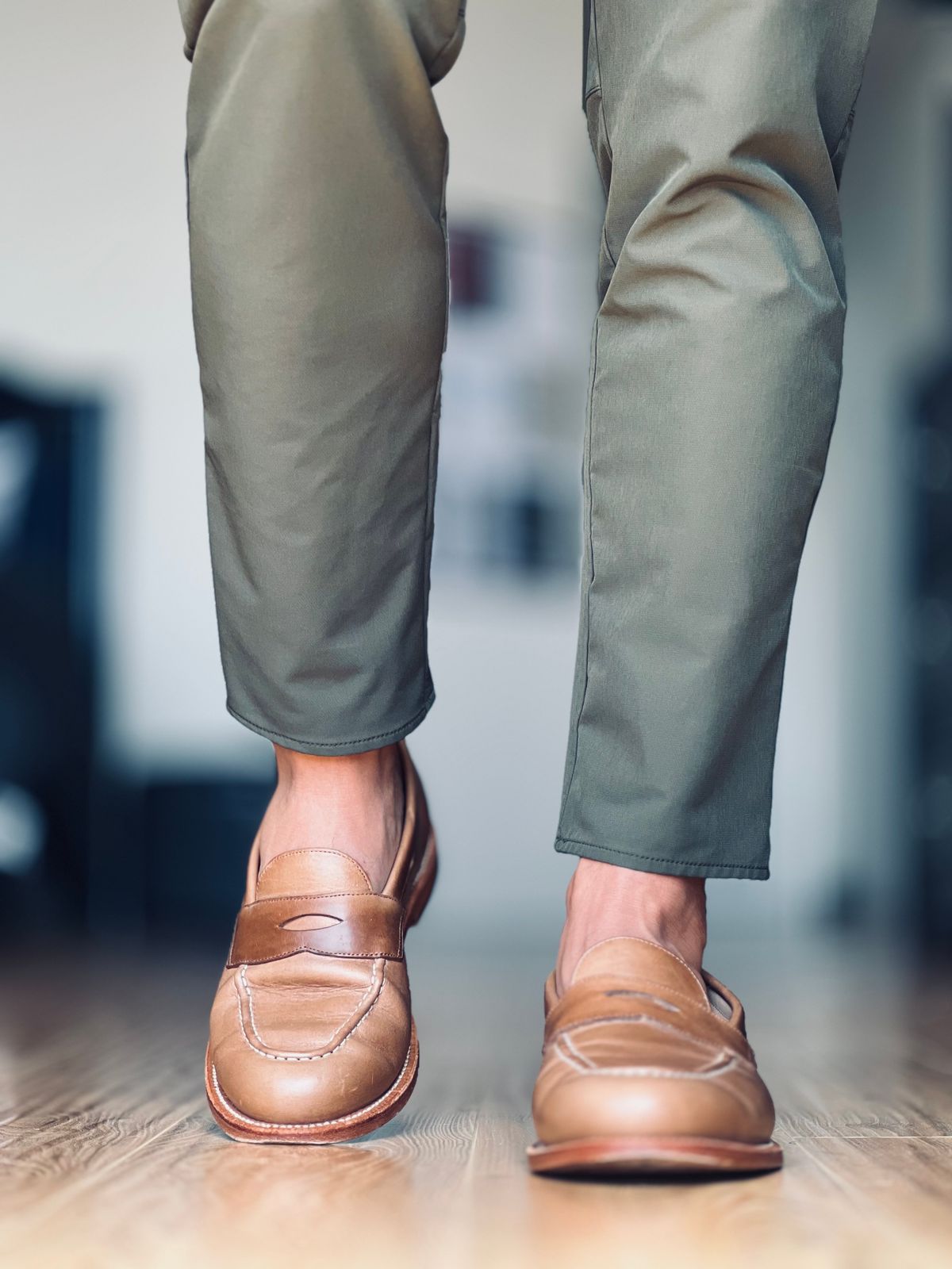 Photo by patinatimes on June 17, 2024 of the Grant Stone Traveler Penny in Horween Natural Chromexcel.