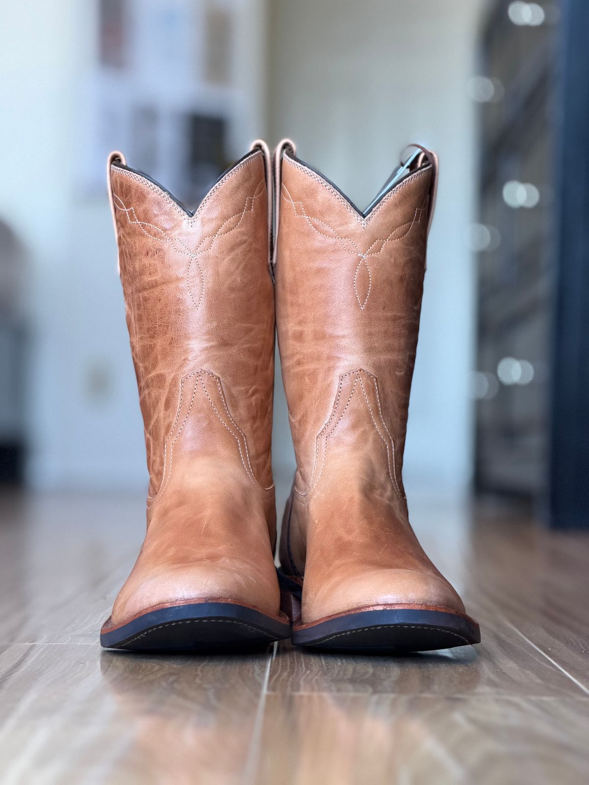Photo by patinatimes on October 1, 2025 of the Coronado Leather Roper Boot No. 10 in Horween Dublin Natural Horsehide.