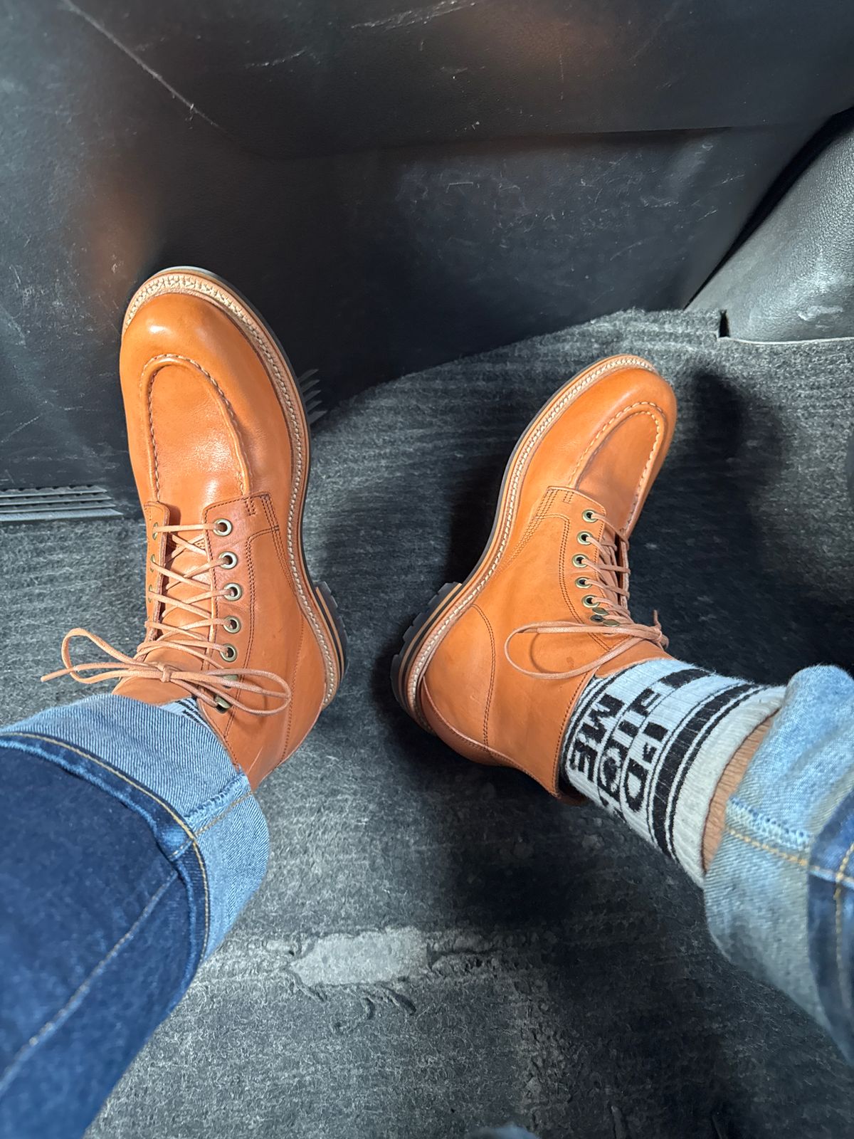 Photo by BootSniffer69 on January 25, 2025 of the Grant Stone Brass Boot in Horween Tan Essex.