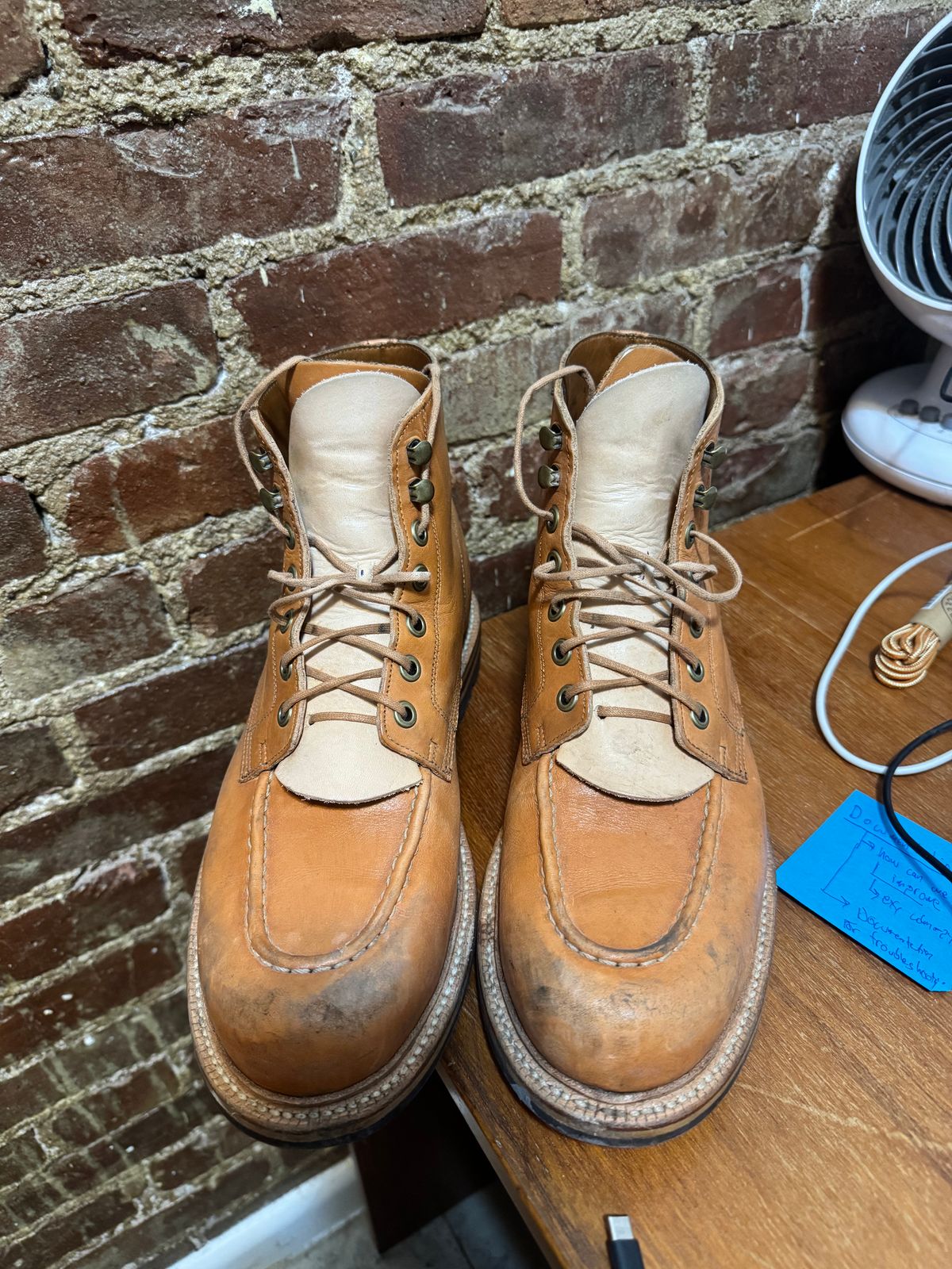 Photo by BootSniffer69 on February 11, 2025 of the Grant Stone Brass Boot in Horween Tan Essex.