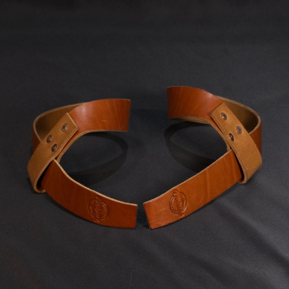 Photo by Call on November 5, 2025 of the Kivinahk Heavy Duty Leather Lifting Straps in MB Pellami Vincenzo Cognac Brown.