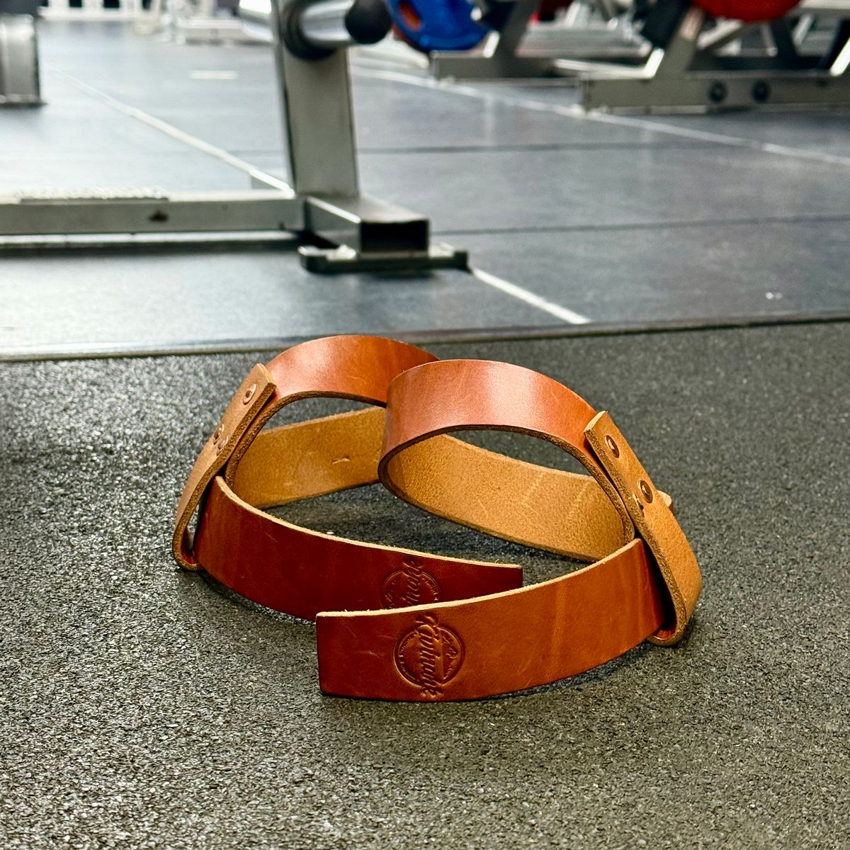 Photo by Call on December 2, 2025 of the Kivinahk Heavy Duty Leather Lifting Straps in MB Pellami Vincenzo Cognac Brown.
