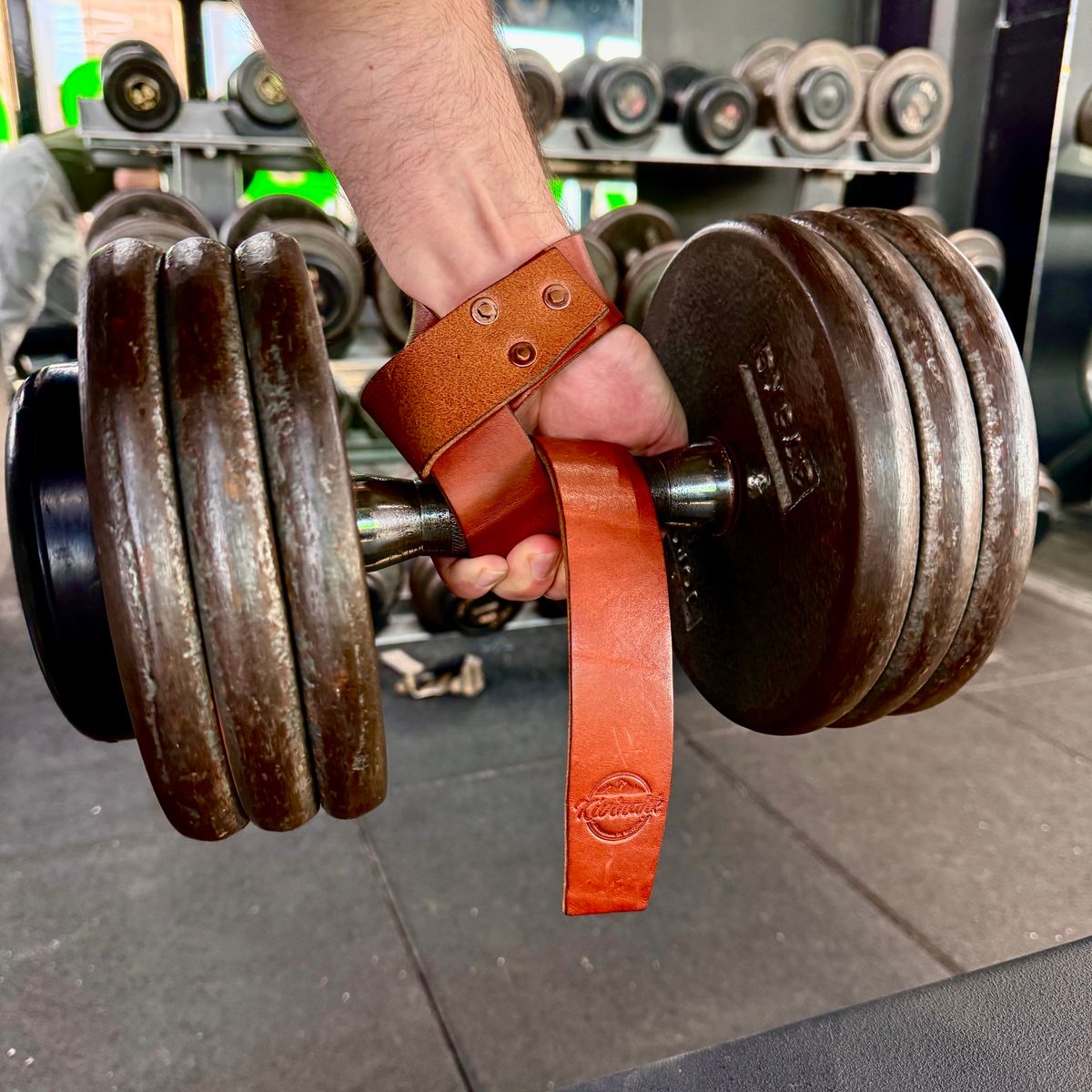 Photo by Call on January 3, 2026 of the Kivinahk Heavy Duty Leather Lifting Straps in MB Pellami Vincenzo Cognac Brown.