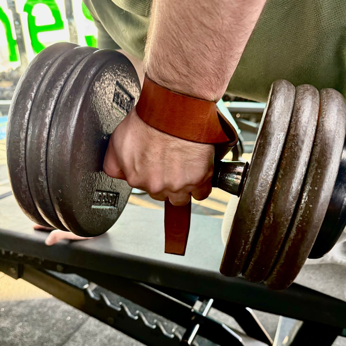 Photo by Call on January 3, 2026 of the Kivinahk Heavy Duty Leather Lifting Straps in MB Pellami Vincenzo Cognac Brown.