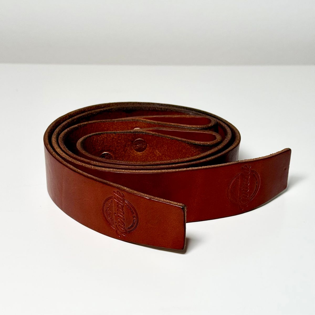 Photo by Call on March 6, 2026 of the Kivinahk Heavy Duty Leather Lifting Straps in MB Pellami Vincenzo Cognac Brown.