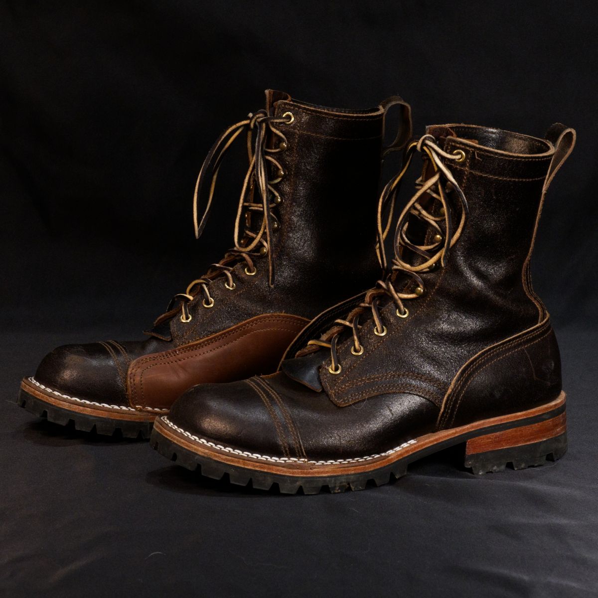 Photo by Call on November 5, 2025 of the Nicks x Rose Anvil ND1 in Horween Brown Waxed Flesh & Seidel 1964 Brown.