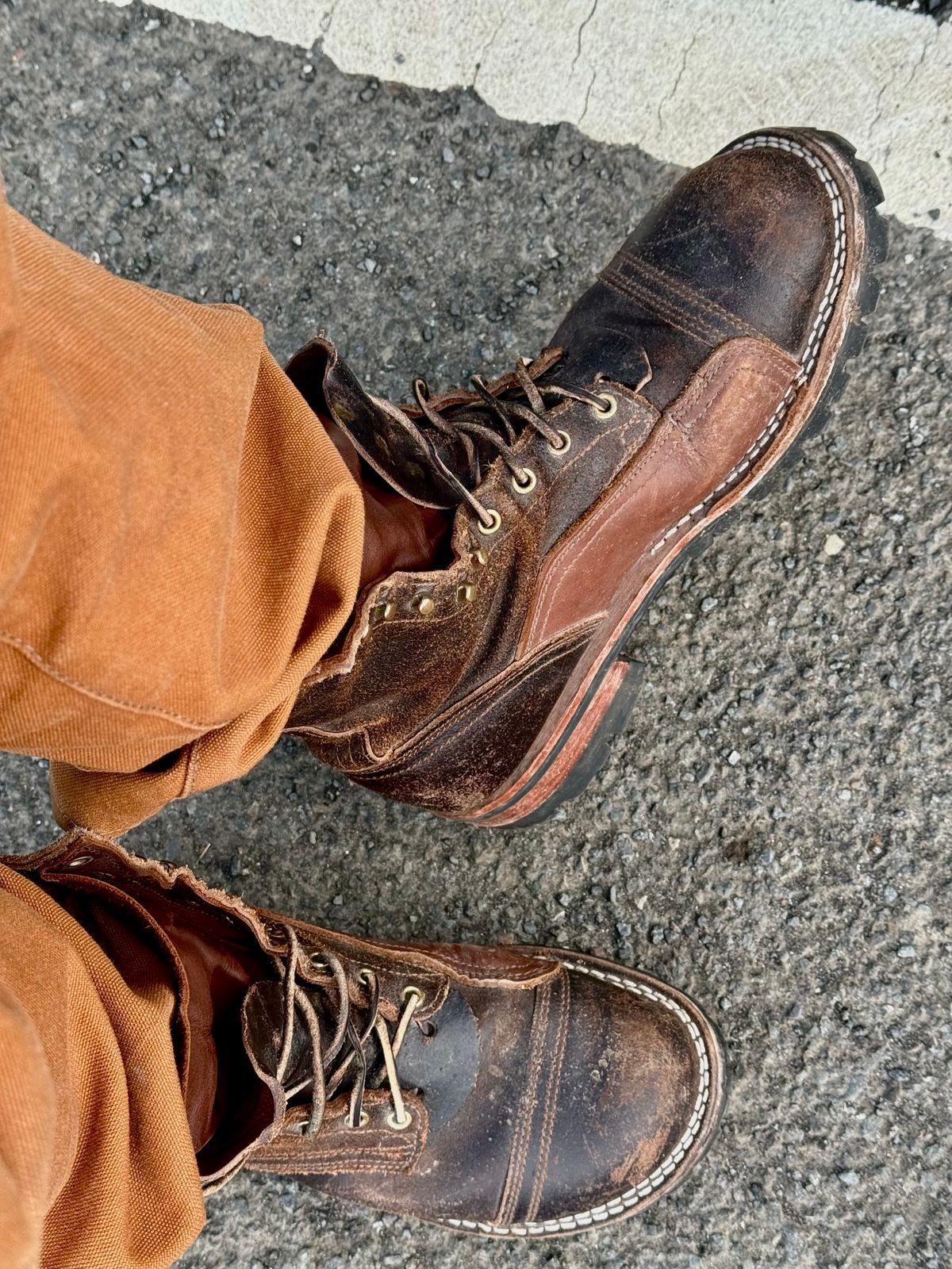 Photo by Call on February 27, 2026 of the Nicks x Rose Anvil ND1 in Horween Brown Waxed Flesh & Seidel 1964 Brown.