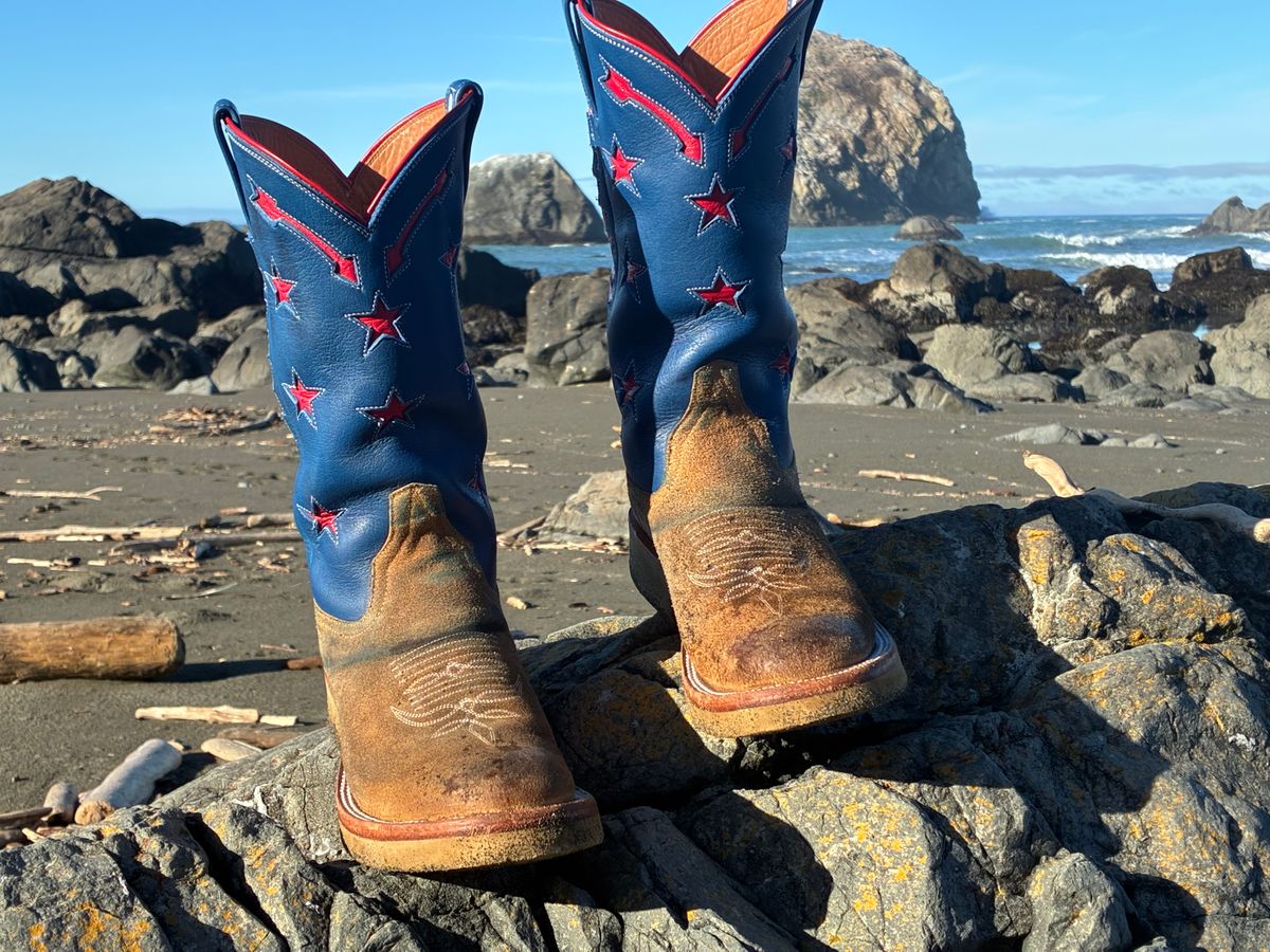 Photo by millerflite on October 29, 2025 of the Black Bear Brand X Rios Of Mercedes Freedom Of The West in Horween Marine Field Roughout.