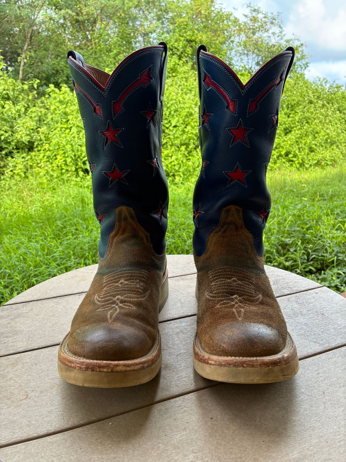 Photo by millerflite on December 4, 2025 of the Black Bear Brand X Rios Of Mercedes Freedom Of The West in Horween Marine Field Roughout.