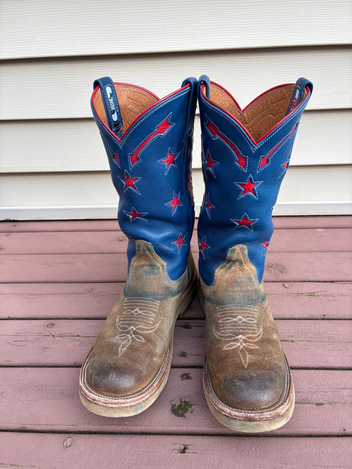 Photo by millerflite on January 5, 2026 of the Black Bear Brand X Rios Of Mercedes Freedom Of The West in Horween Marine Field Roughout.