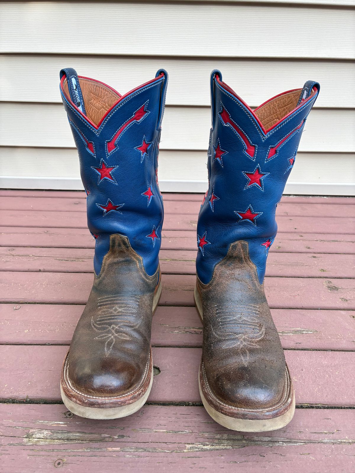 Photo by millerflite on April 3, 2026 of the Black Bear Brand X Rios Of Mercedes Freedom Of The West in Horween Marine Field Roughout.