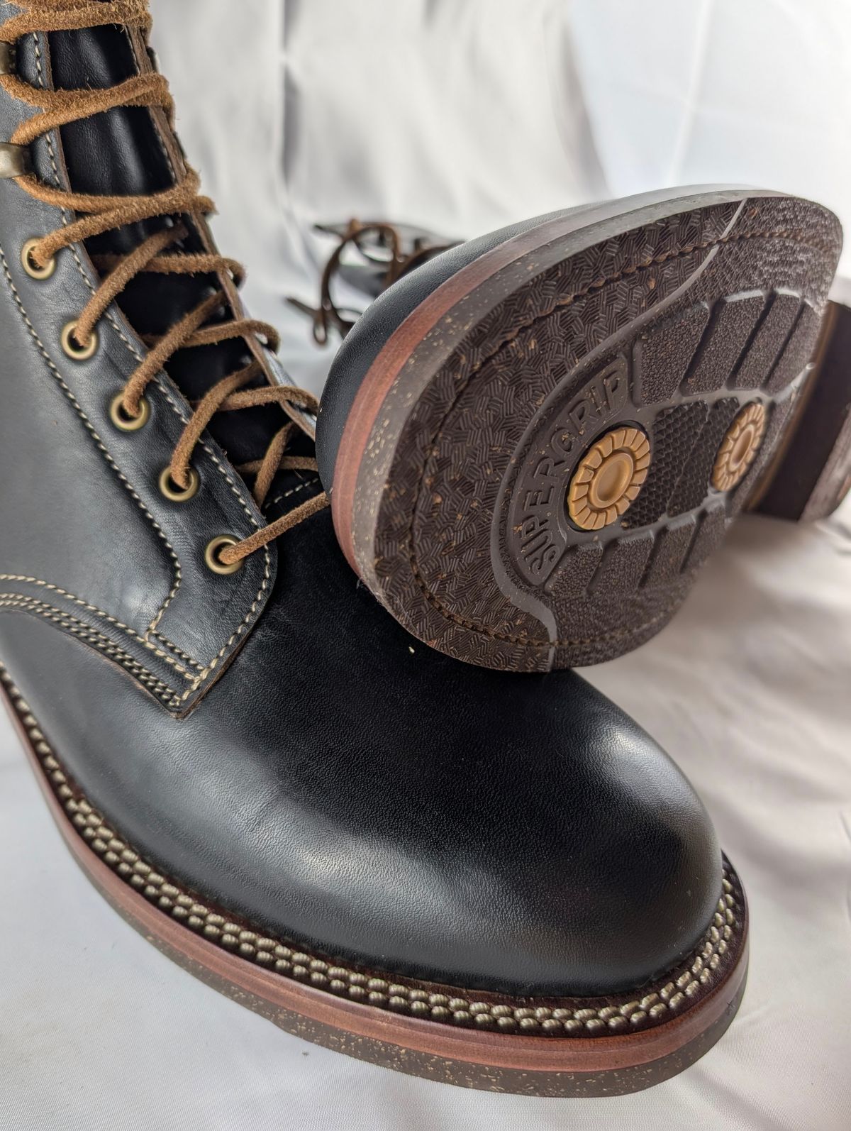 Photo by mbjsmith82 on September 29, 2024 of the Jakkrabbits Custom Model in Shinki Black Antique Horsehide.