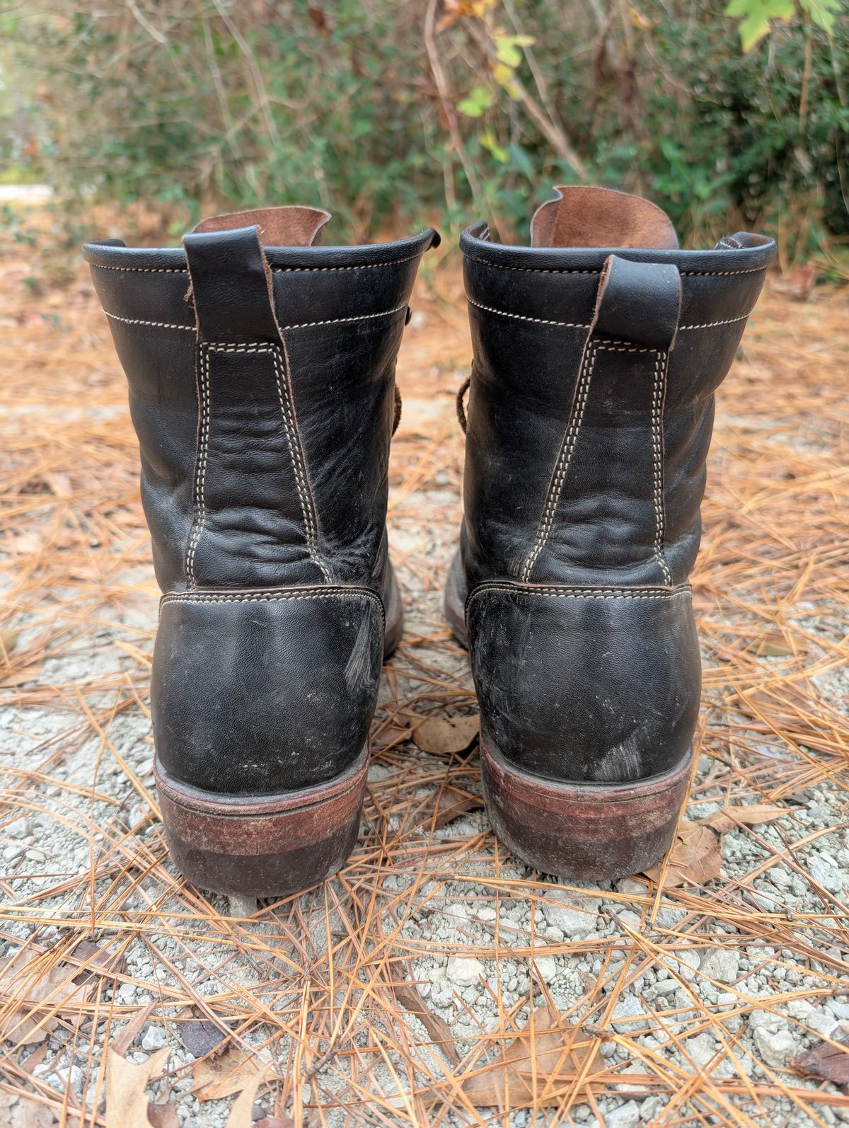 Photo by mbjsmith82 on November 2, 2024 of the Jakkrabbits Custom Model in Shinki Black Antique Horsehide.