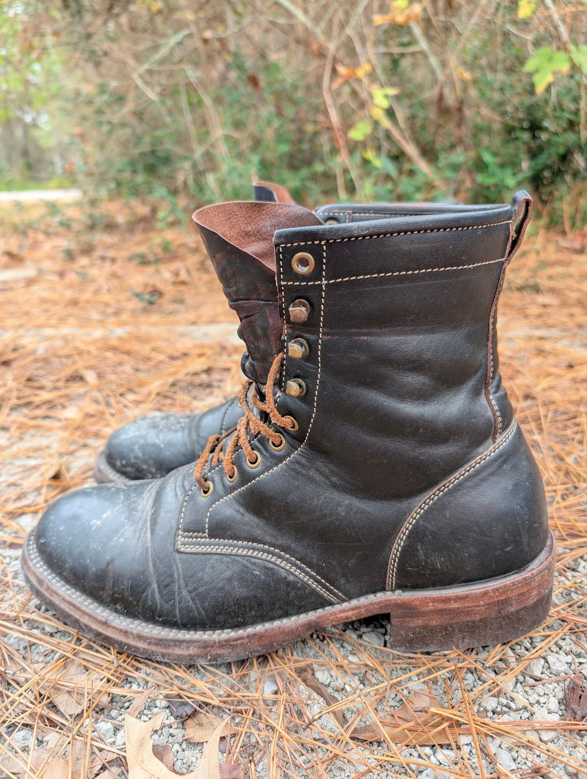 Photo by mbjsmith82 on November 2, 2024 of the Jakkrabbits Custom Model in Shinki Black Antique Horsehide.