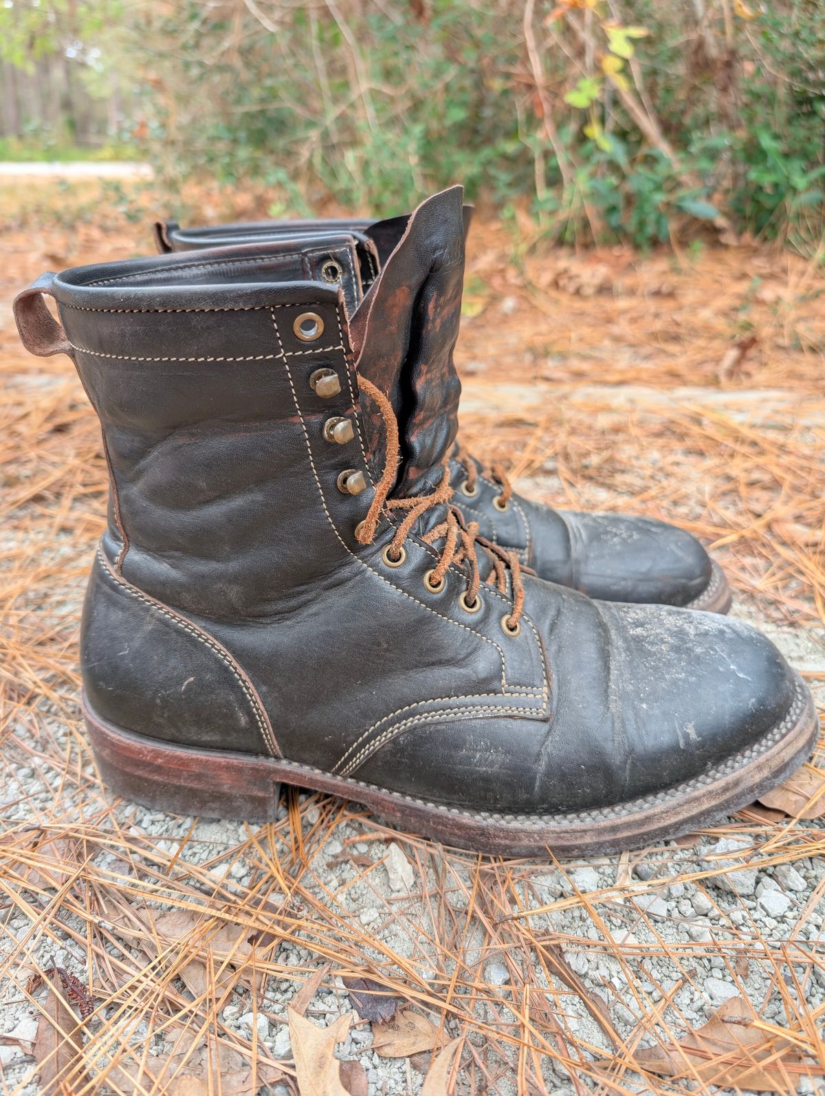 Photo by mbjsmith82 on November 2, 2024 of the Jakkrabbits Custom Model in Shinki Black Antique Horsehide.