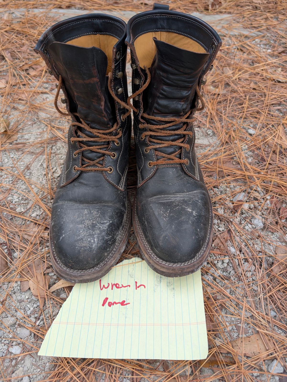 Photo by mbjsmith82 on November 2, 2024 of the Jakkrabbits Custom Model in Shinki Black Antique Horsehide.