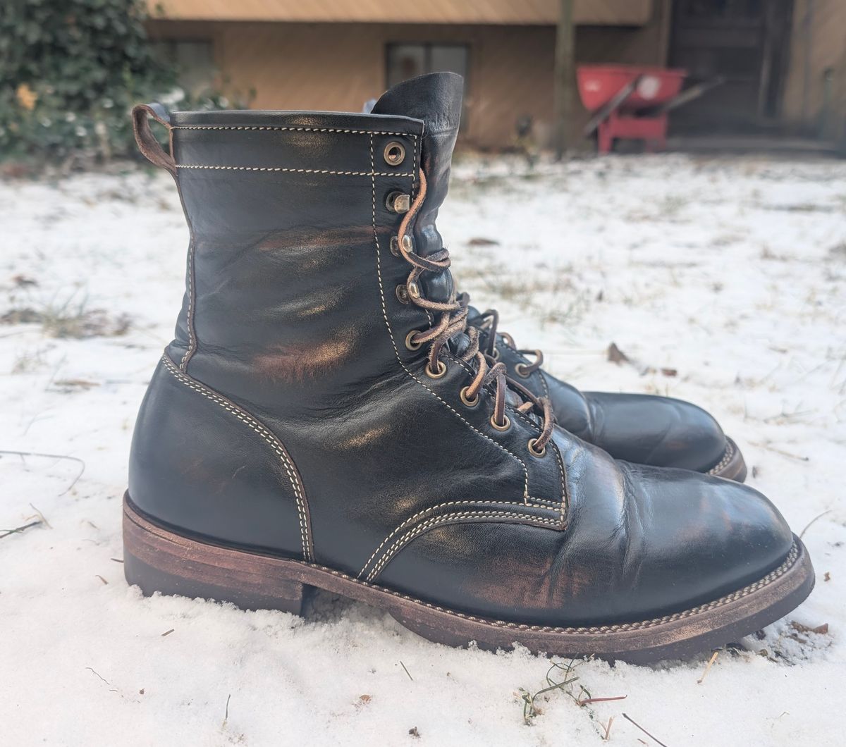 Photo by mbjsmith82 on December 5, 2024 of the Jakkrabbits Custom Model in Shinki Black Antique Horsehide.