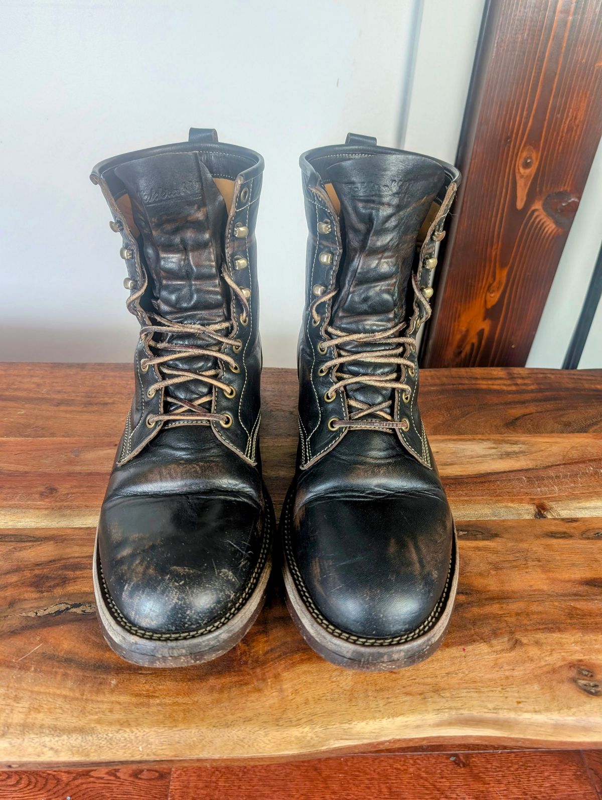 Photo by mbjsmith82 on January 6, 2025 of the Jakkrabbits Custom Model in Shinki Black Antique Horsehide.
