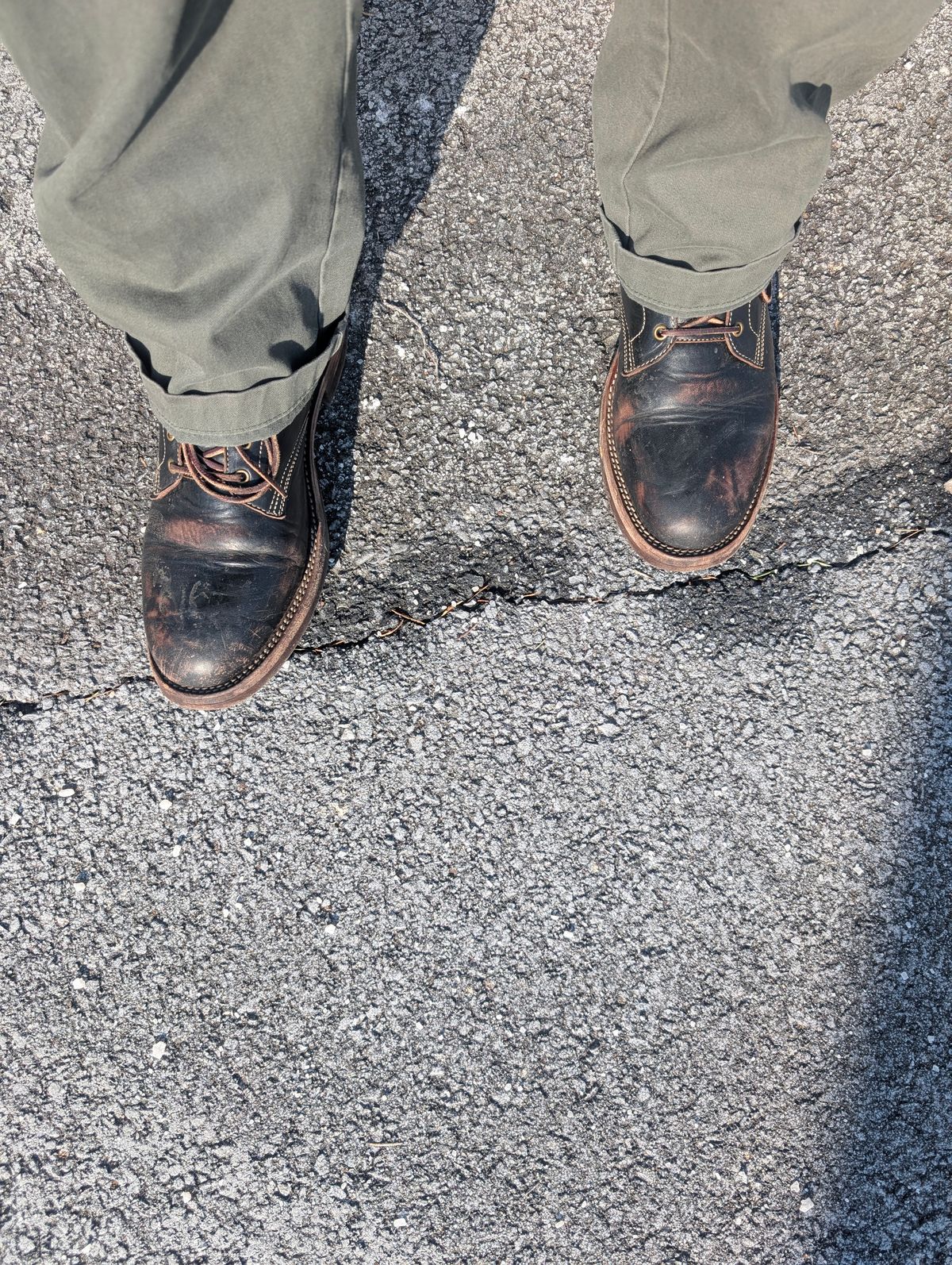 Photo by mbjsmith82 on January 12, 2025 of the Jakkrabbits Custom Model in Shinki Black Antique Horsehide.